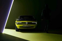 Opel Manta-e-01webp.jpg
